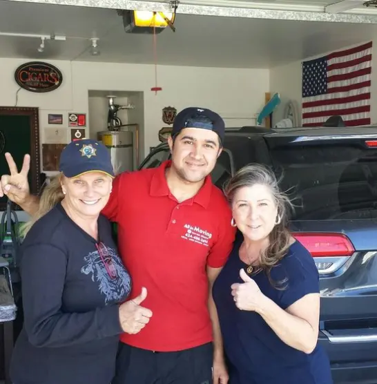 Mover with happy customers