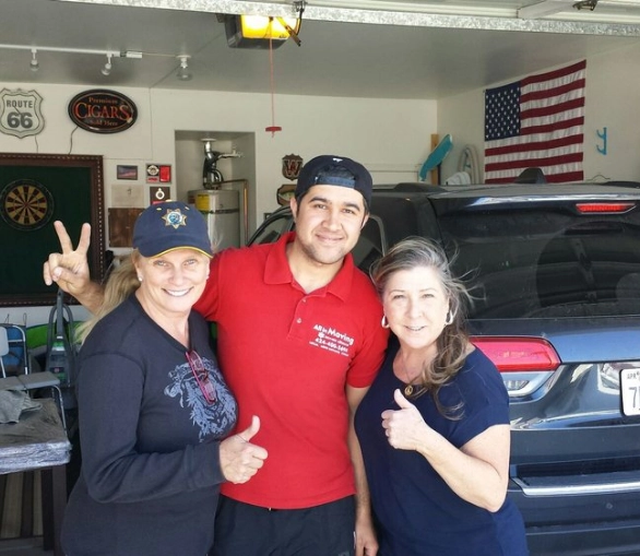 Mover with happy customers